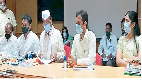 abdul sattar on konkan tour said jilha parishad empty seats fastly approved in ratnagiri