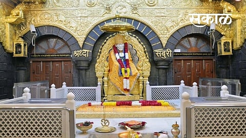 news about Visit to Sai Temple in Shirdi Nashik Marathi News
