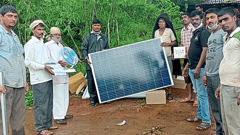 Positive News: सौरऊर्जेने उजळली डोंगरवस्तीवरील घरे 