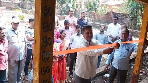 Blood Donation Was Done On Polling Day In Pedrewadi Kolhapur Marathi News