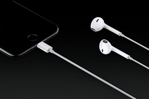 Smartphone headphone jack not working Have you tried this simple solution at home