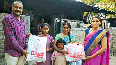 Positive News: गरजवंतांच्या सेवेसाठी झाले शिक्षक दांपत्य आधारवड