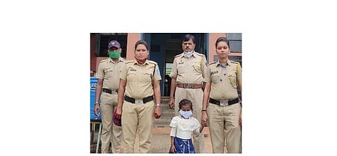 With the permission of the court, the mother and daughter also  stay  police station