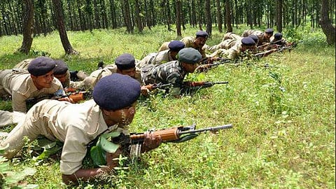 Naxal attack by Claymore Mine Bomb Blast on Police in Ettapalli and no harm