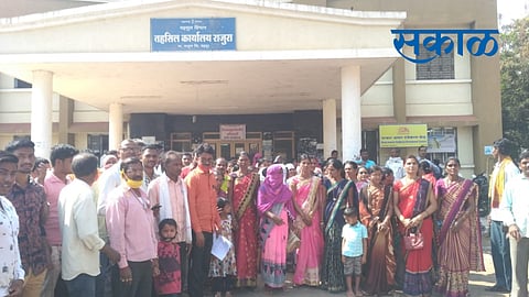 seven women not accept sarpanch offer in rajura of chandrapur 
