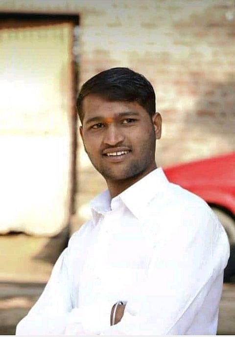 प्रचाराला गावात न फिरला..न मतदान केले; तरी 'तो' निवडणूकीत विजयी झाला, हे कसे झाले शक्य ? वाचा सविस्तर 