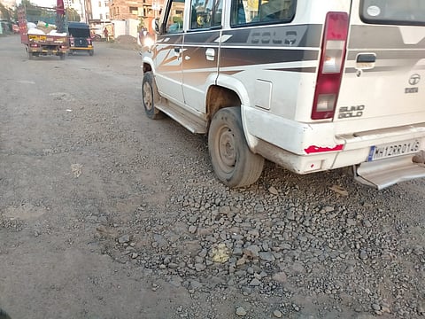  जळगावकरांच्या नशिबी प्रतिक्षाच; रस्ते दुरुस्तीला लागणार वेळ ! 
