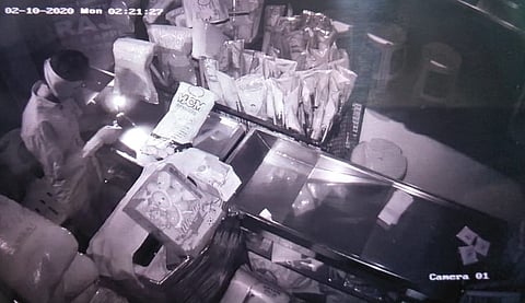  roof broke and theft