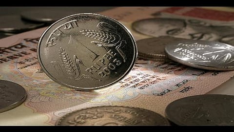 रुपयातील अवमूल्यनाने वाढवली चिंता 