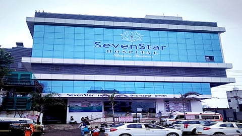 two private hospitals looted 76 patients by 24 lakhs