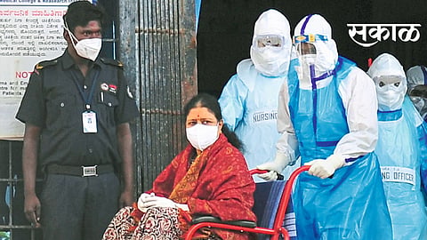 शशिकला यांना रुग्णालयातून घरी सोडले