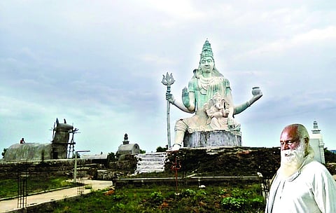 कान्होलीबाराः येथील निसर्गरम्य शिवटेकडी परिसर.