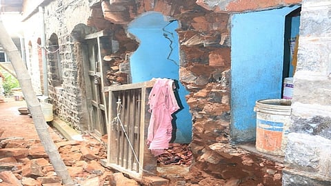 domestic gas cylinder spot in kadamwadi kolhapur area two sister are injured in kolhapur