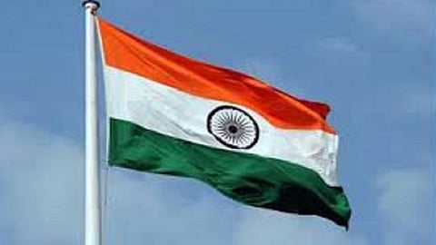 खादीच्या तिरंग्यासाठी फेसबुकवर चळवळ!