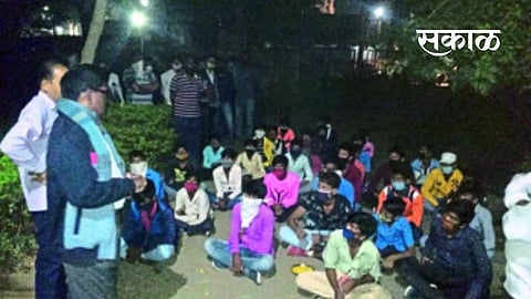 चांगल्या जेवणाच्या प्रतिक्षेत अखेर कंटाळले; आणि आश्रमशाळेतील विद्यार्थ्यांनी काढला १३ किमीचा मोर्चा  