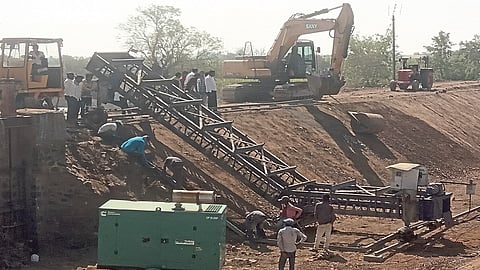 Acceleration of lining of Takari main canal