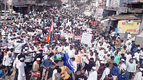 Video : सीएए हटाव, संविधान बचाव घोषणांनी कऱ्हाड दुमदुमले