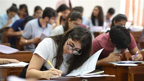 मोठी बातमी: अंतिम वर्षाच्या परीक्षा घेण्यासाठी कुलगुरूंची समिती गठीत; उद्याच सादर करणार अहवाल