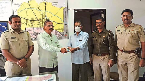 12 lakh found.jpg