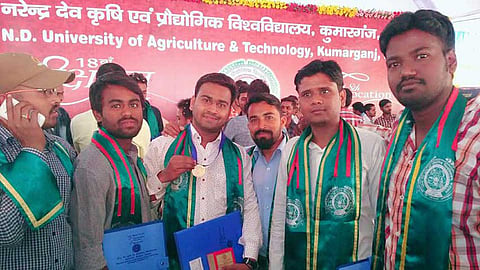 आडगावच्या अमोलची अनमोल शिक्षण भरारी