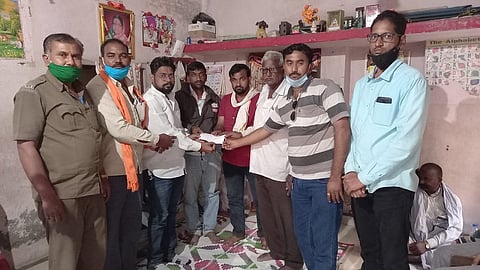 मृतक एसटी कर्मचाऱ्यांच्या कुटुंबियांना प्रत्येकी एक लाखांची मदत; एसटी कामगार सेनेची कुटुंबियांना भावनिक साद