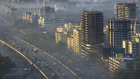 Pollution in Mumbai | मुंबईत पुन्हा हवेची गुणवत्ता खालावली; धुरक्‍यामुळे त्रास; हृदयरोग्यांसाठी धोक्‍याचा इशारा 