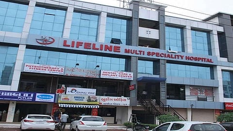 भयंकर! कोरोनारुग्णाला दिले तब्बल 21 लाखाचे बिल; प्रविण दरेकर यांनी भेट दिल्यावर समोर आला प्रकार