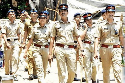 पोलिसांच्या वाढदिवसाला हक्काची सुट्टी द्या; शिवसेना आमदाराची मुख्यमंत्र्यांकडे मागणी