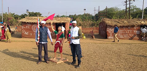 पालघर ः संमेलनातील विविध उपक्रमात सहभागी झालेले नागरिक. 
