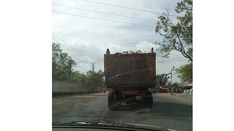 garbag vehicale.jpg