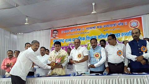 आचारसंहितेपूर्वी शिक्षकांच्या प्रश्नावर संपाचे हत्यार उगारणार