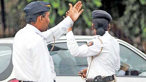 स्कूटर चालकाला सात वर्षात बसला 117 वेळा दंड; पोलिसांनी दाखवला हिसका