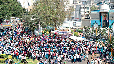पिंपरीत "बंद'ला संमिश्र प्रतिसाद 