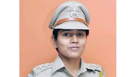 पोलिस उपअधीक्षक प्रेरणा कट्टे नेतृत्त्वातील तपास पथकास एक लाखाचे बक्षीस 