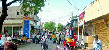 अमळनेरकरांनो सावधान...अजून संकट टळलेले नाही ! 