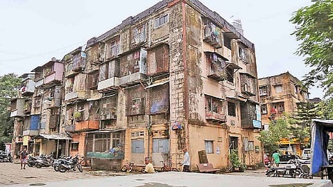 बीडीडी चाळींचा पुनर्विकास मंदावला, सोडतीसाठी मंत्र्यांना वेळ मिळेना