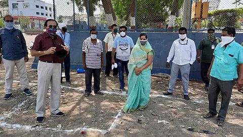 जळगाव शहरात खुल्या मैदानांवर भरणार फळ-भाजी बाजार ! 