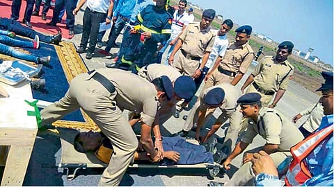 मॉकड्रील घेण्यात आले.