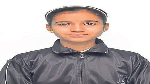 Mitali Bhoyar from Nagpur got silver medal in state athletics competition 