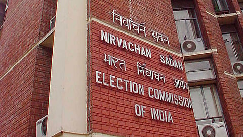 Loksabha 2019 : मोदी-शहा यांच्या क्लिन चिटबाबत निवडणूक अधिकाऱ्याचा होता विरोध