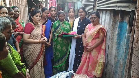 'तिला' मिळाले संसारोपयोगी साहित्य