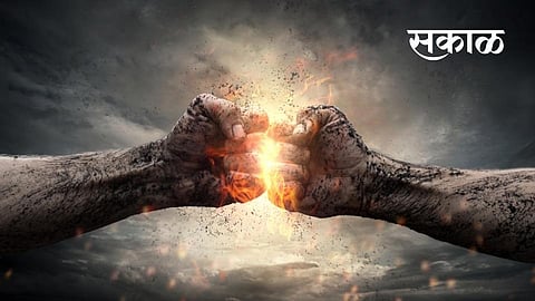 Fighting between two gangs in Akurdi