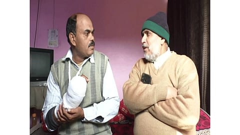 Man rescues policeman from violent mob during anti-CAA protest in Firozabad