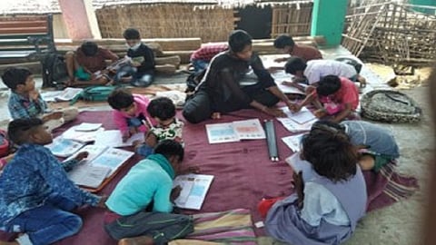 Young boys and girls are teaching students in Melghat 