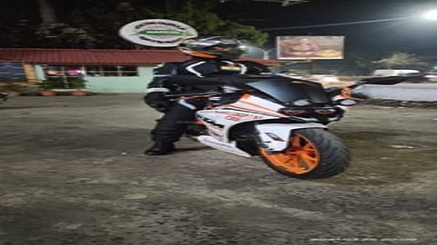 २४ वर्षीय भावेशने सुवर्ण चतुष्कोन (गोल्डन कॉड्रीलॅटरल) नावाच्या या साहसी अभियानाची सुरूवात दिल्ली येथून २८ मार्च रोजी दुपारी १२ वाजता केली होती.