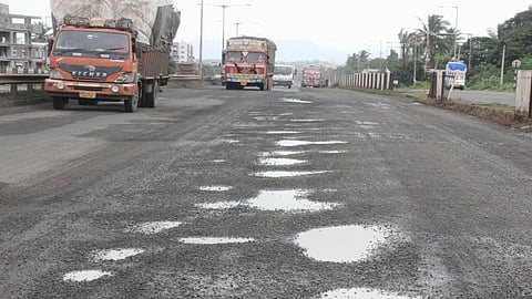 महामार्गावरुन प्रवास करताय, मग सावधान! पुढे धोका आहे.. 