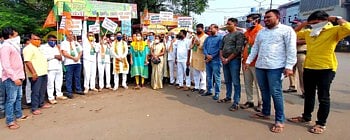 भाजपने केले कृषी विधेयकाचे दुधा अभिषेक करून केले स्वागत 