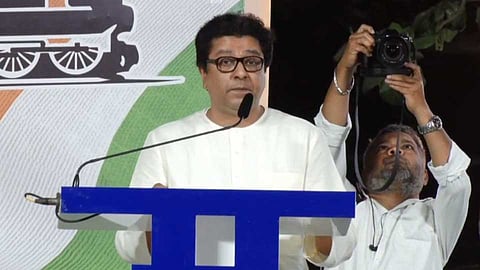 Loksabha 2019 : मोदींना झटका आला अन् केली नोटाबंदी : राज ठाकरे