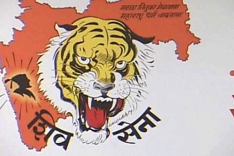 स्वातंत्र्य चळवळीत संघ परिवार कुठं होता?; शिवसेनेचा प्रश्न