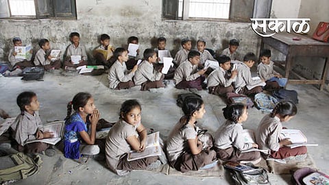 No teachers are in Tribal schools in Parshivani Nagpur district 